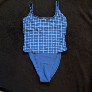 Nike Women’s One-piece Swimsuit (M) - Blue